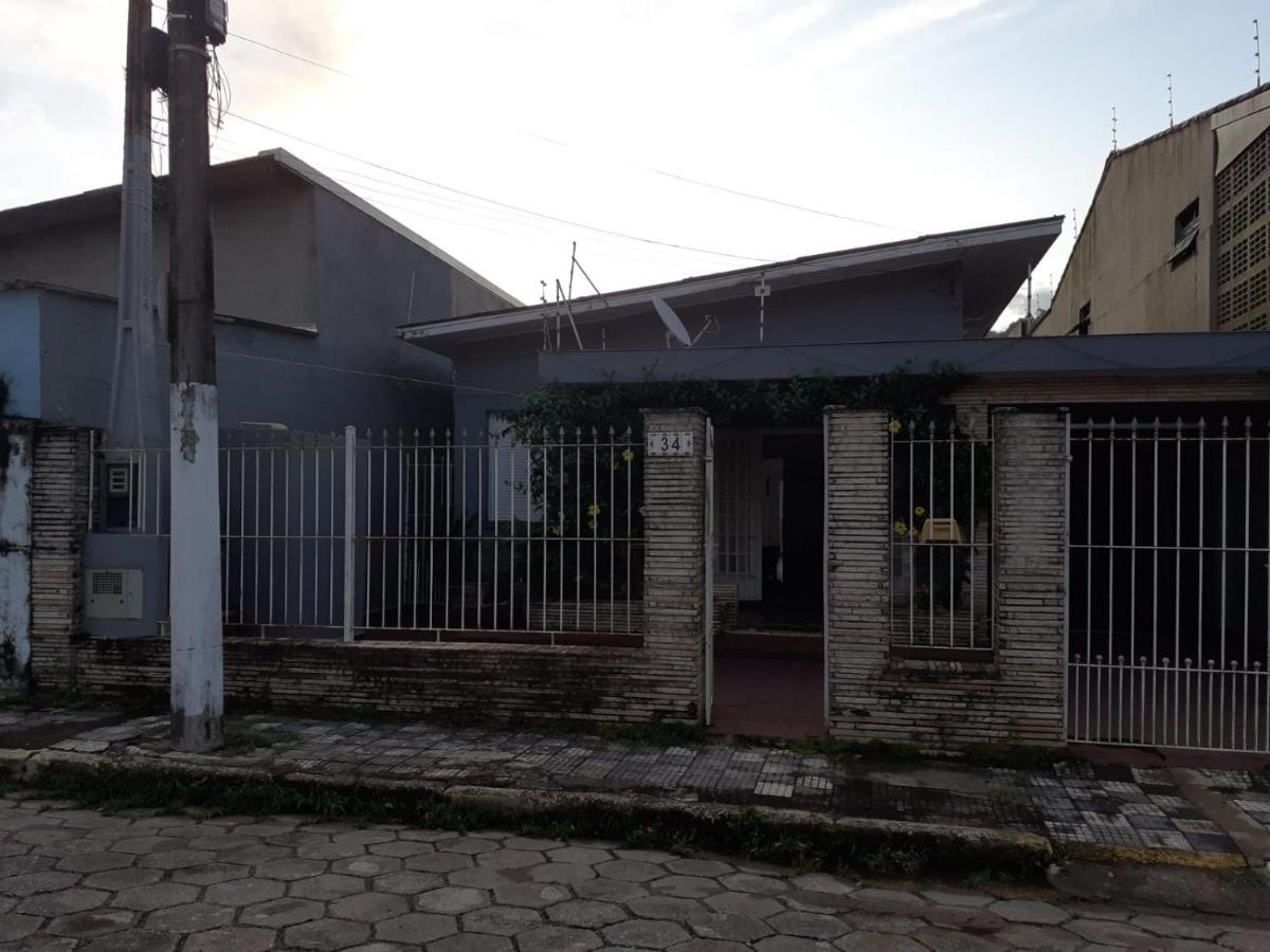 Casa Com Piscina, Confortavel E Otima Localizacao Itanhaem Exterior photo
